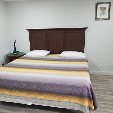 Bloorcourt Inn Toronto Zewnętrze zdjęcie